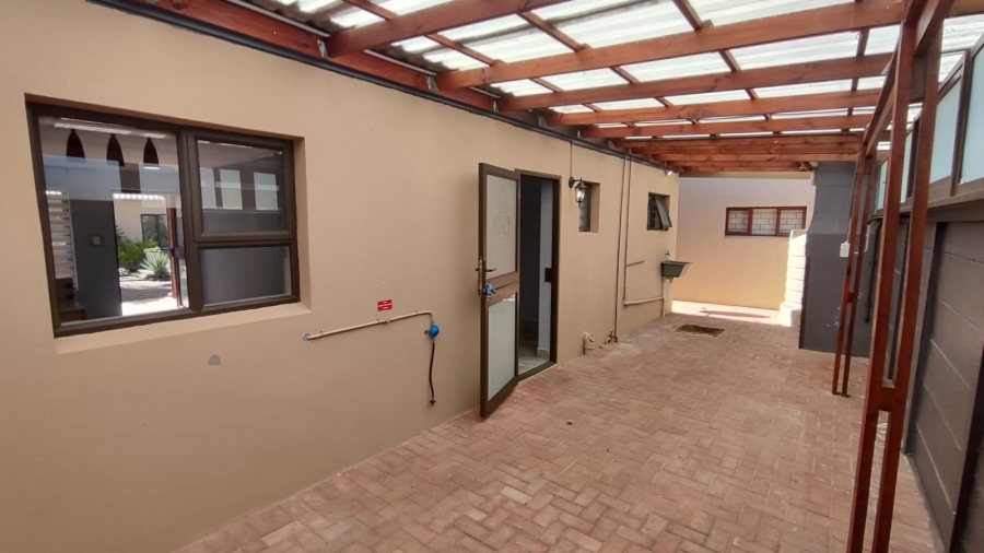 2 Bedroom Property for Sale in Stilbaai Wes Western Cape
